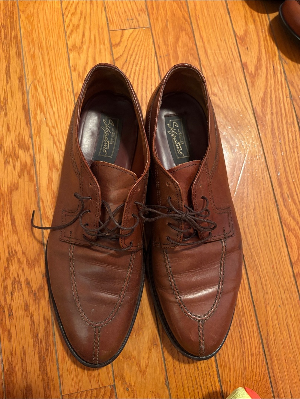 Signature Men’s Chestnut Brown Leather Lace-Up Oxfords